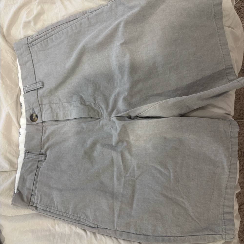 Old Navy Light Gray Men's Flat Front Shorts